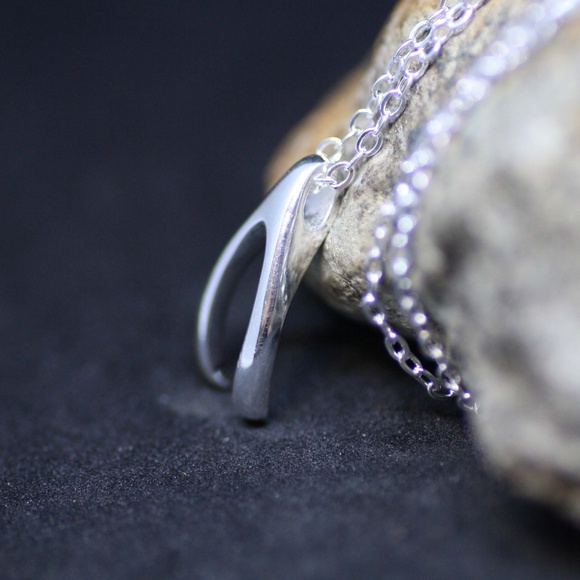 Small Wishbone Good Luck Pendant Sterling Silver 925 made in Canada - Picture 6 of 7